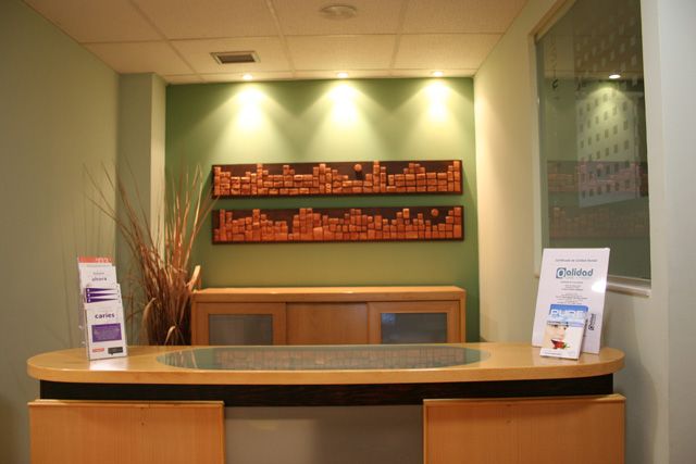 Clínica Dental Merce García Muns implante dental badalona